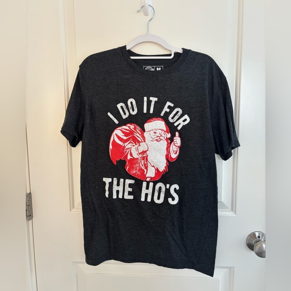Santa Graphic T-Shirt “I Do It For The Ho’s”